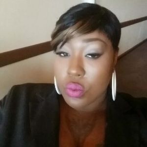 Meet your Posher, Joi